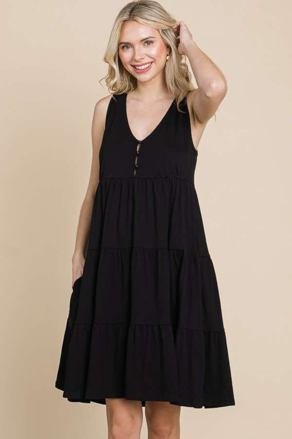 Vestido de tirantes con espalda cruzada y capas Culture Code