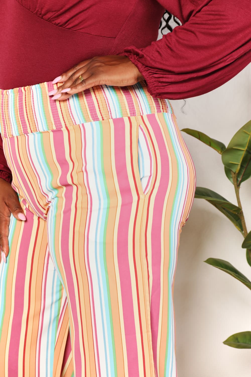 Pantalones de cintura fruncida a rayas con bolsillos Double Take