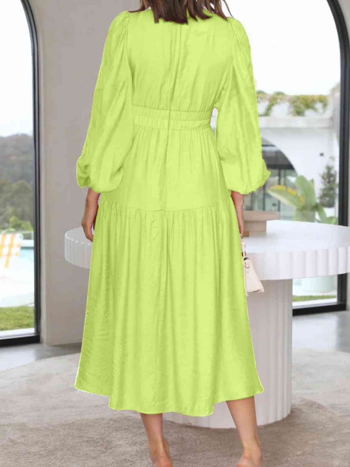 Vestido largo liso con escote en V profundo y mangas globo