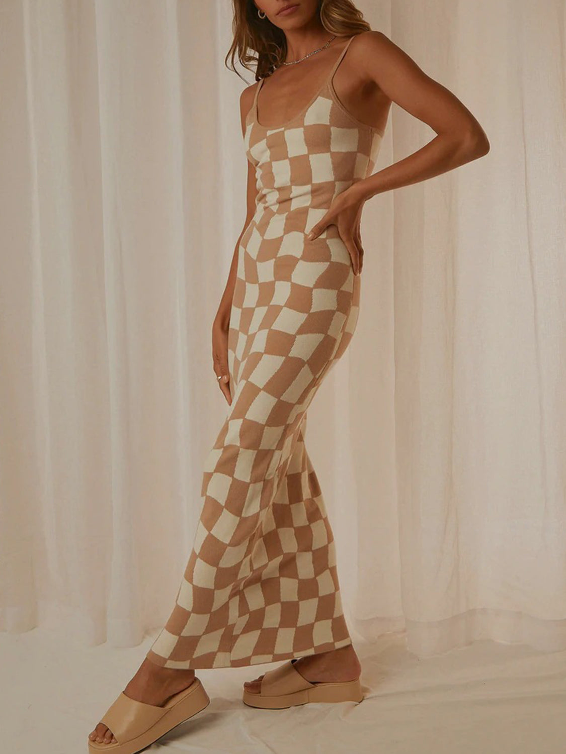 Vestido largo estampado con tirantes finos