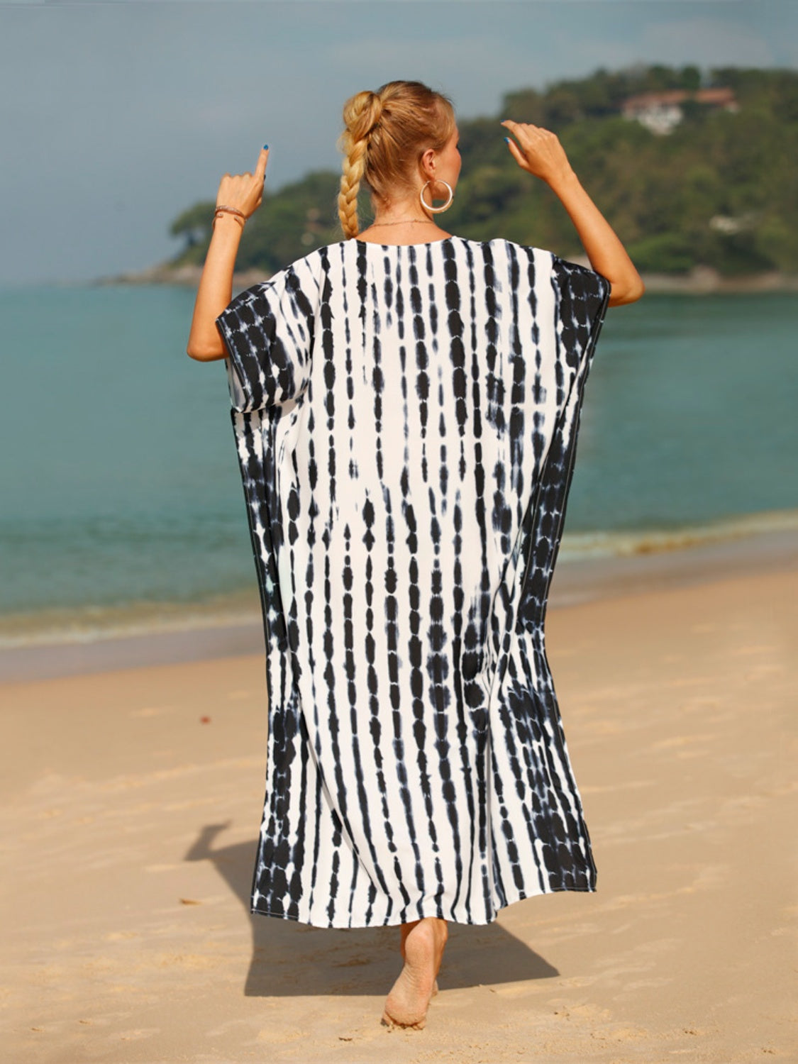 Vestido playero con cuello en V y media manga con efecto tie-dye