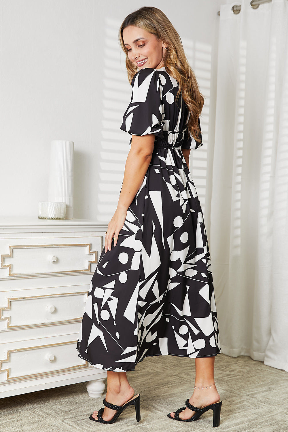Vestido estampado con mangas globo y sobrepelliz