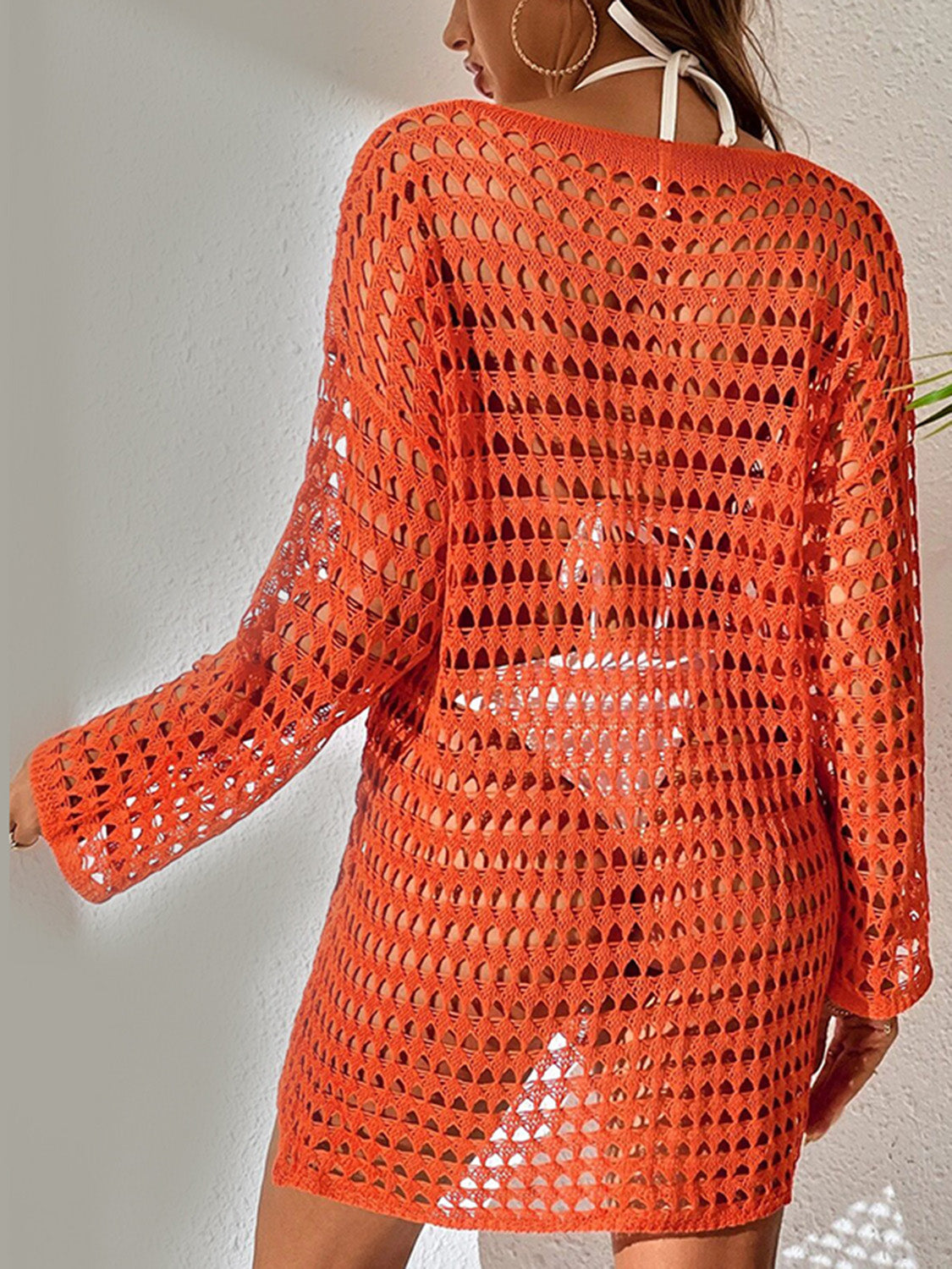 Vestido de manga larga con cuello barco calado