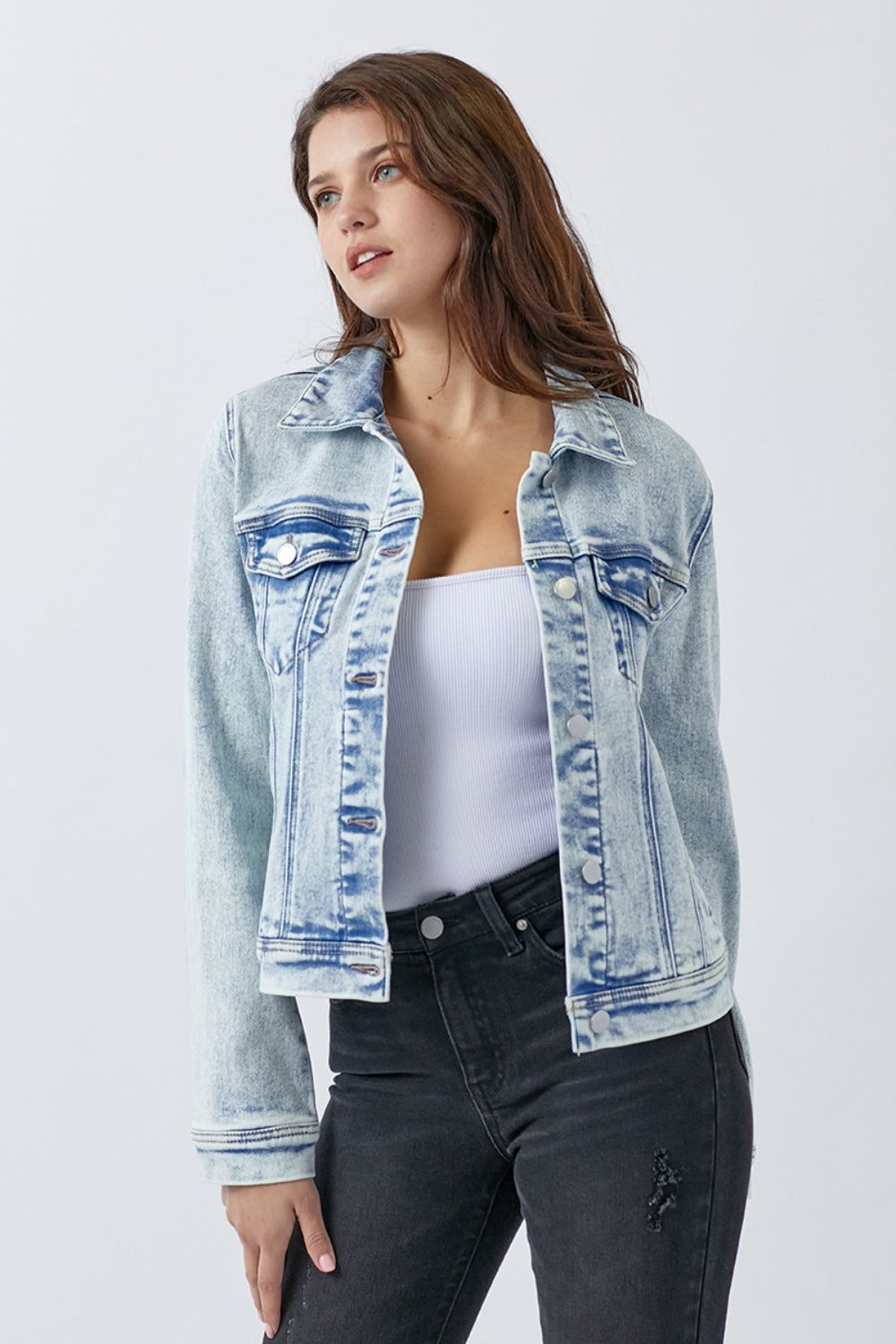 Chaqueta vaquera lavada con botones RISEN