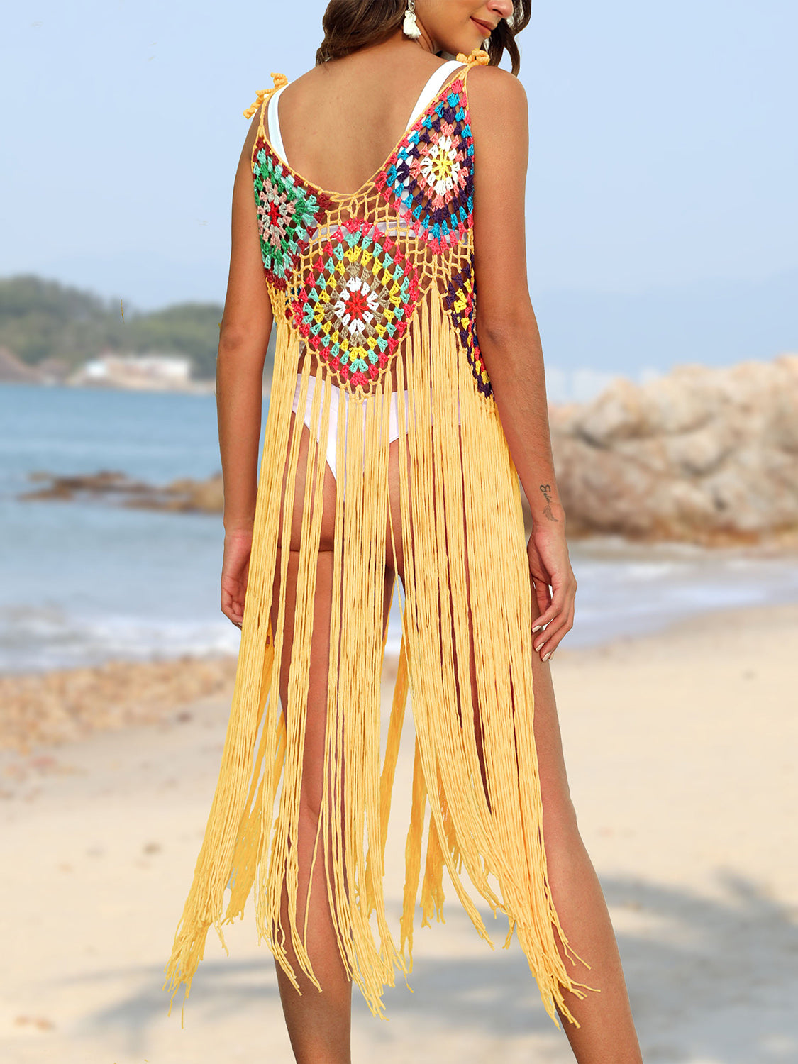 Vestido de tirantes finos con flecos