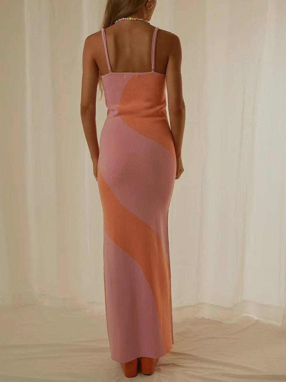 Vestido largo estampado con tirantes finos