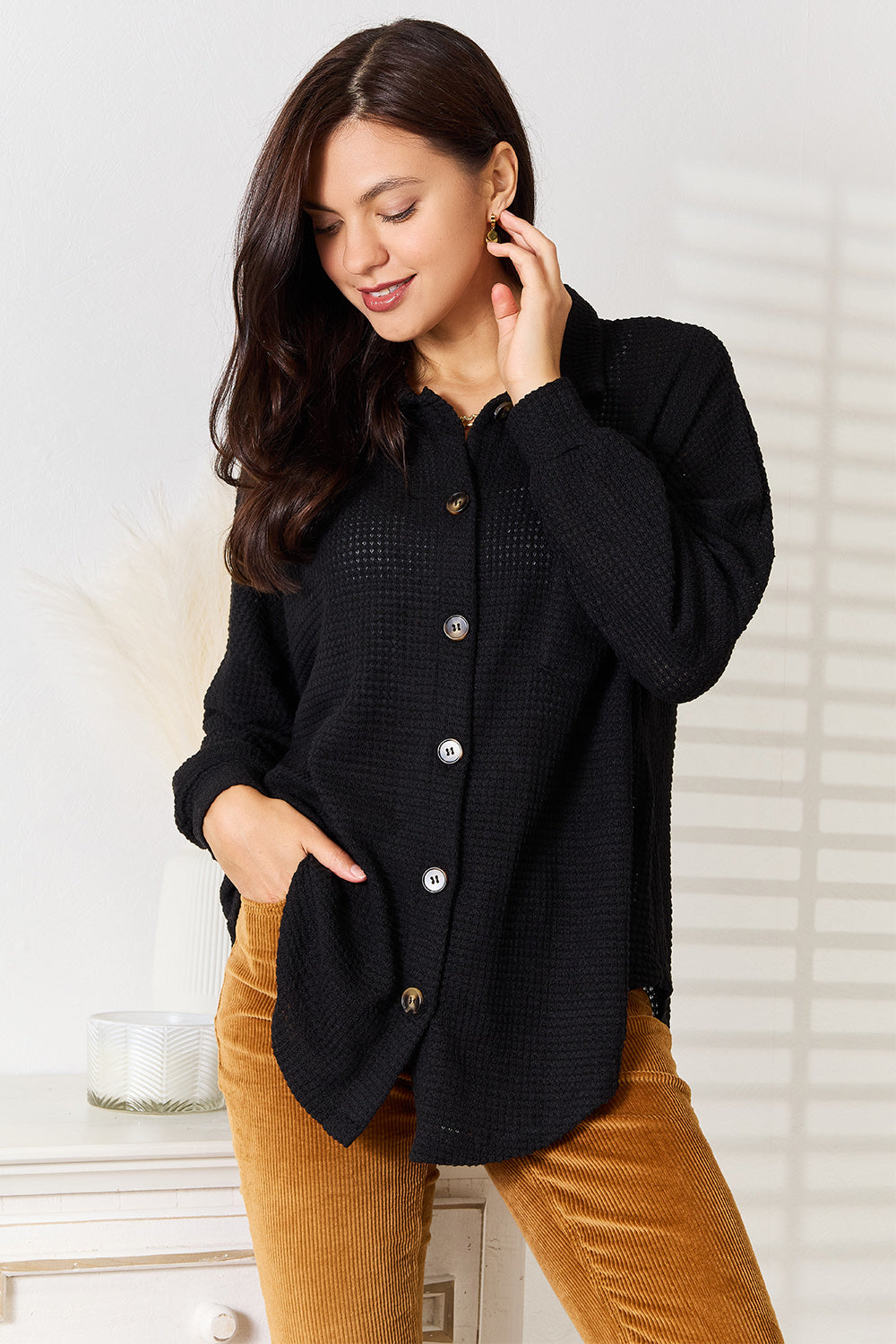 Camisa de punto gofre con cuello y hombros caídos de Double Take