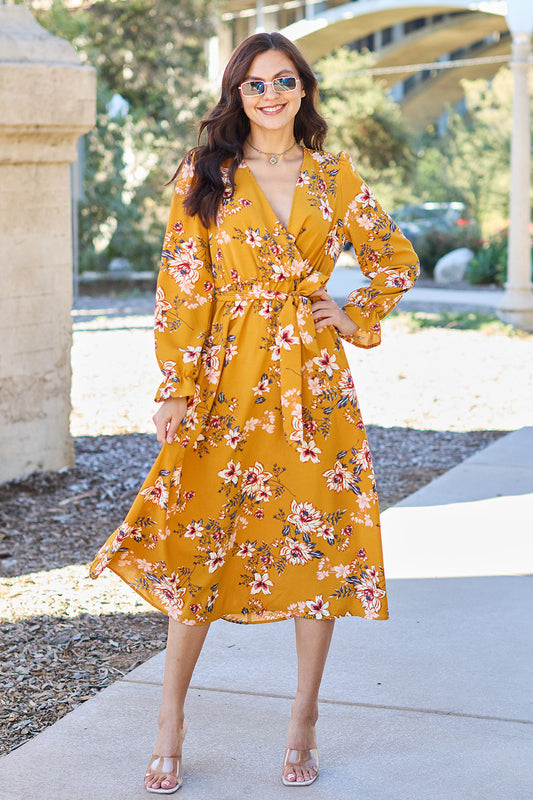 Vestido con mangas con volantes y lazo en la espalda, estampado floral, de tamaño completo, de Double Take