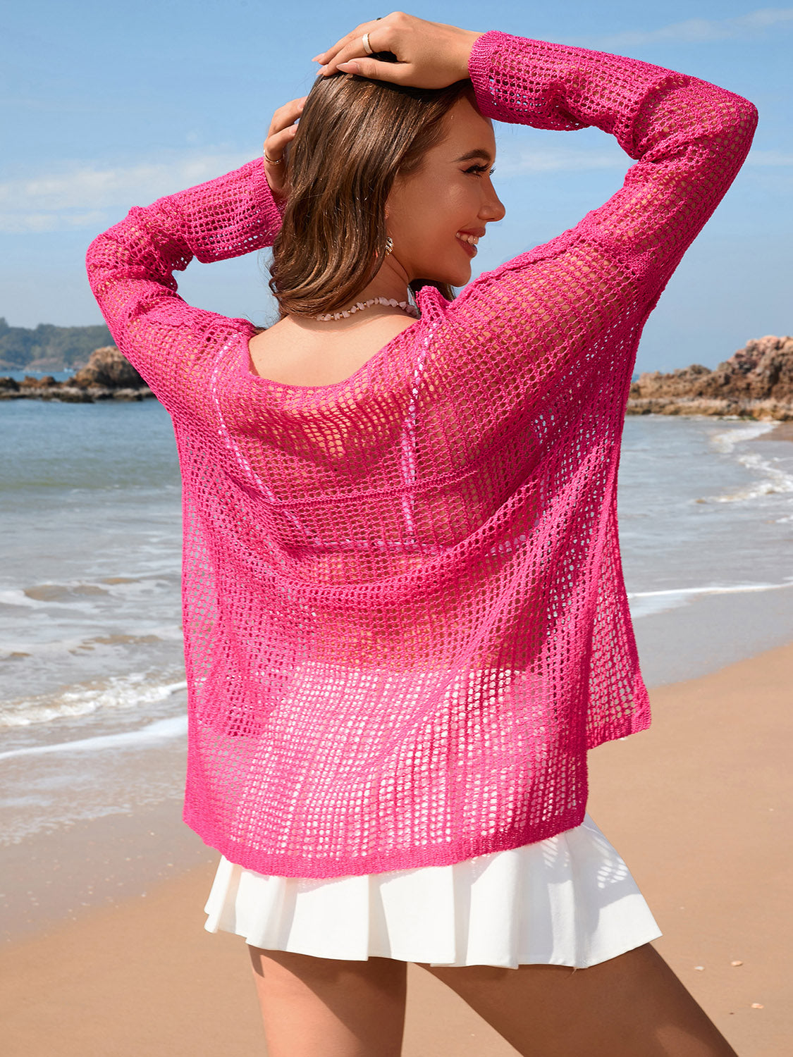 Vestido playero de manga larga con escote barco y abertura calada