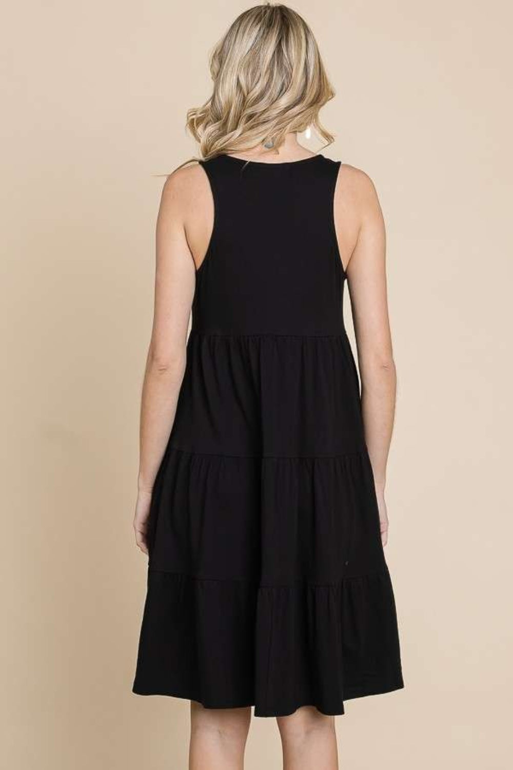 Vestido de tirantes con espalda cruzada y capas Culture Code