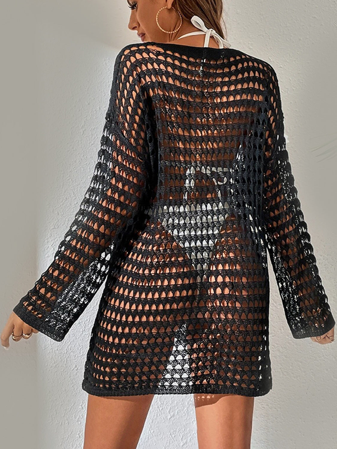 Vestido de manga larga con cuello barco calado