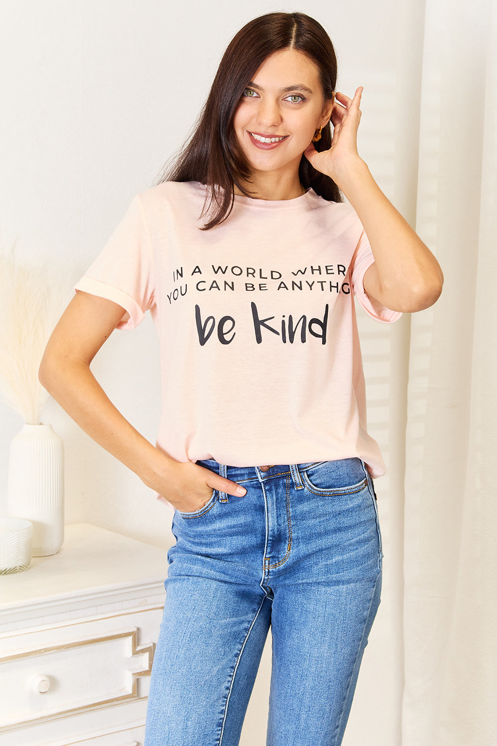 Camiseta con puños gráficos y eslogan "Simplemente amor"