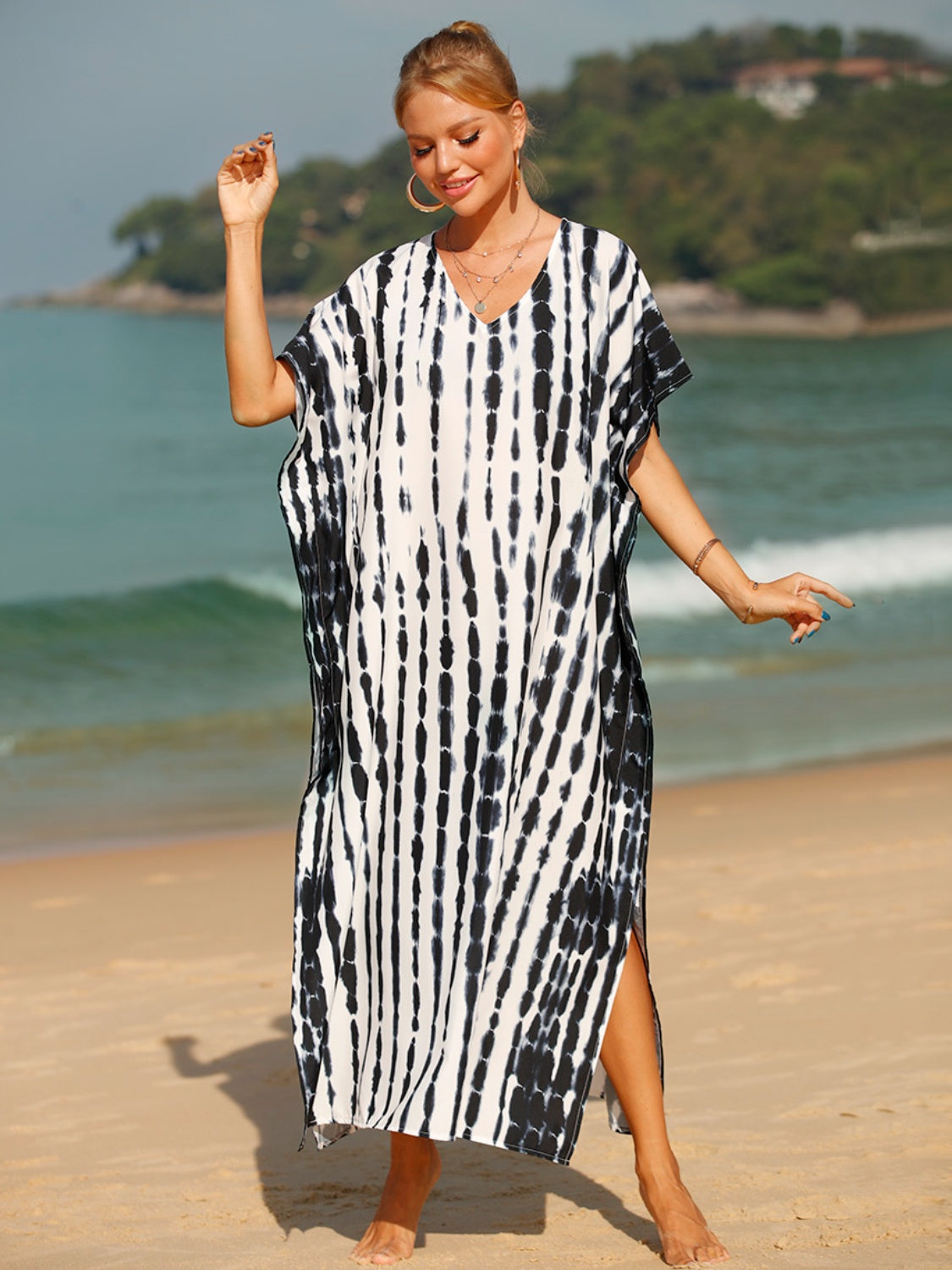 Vestido playero con cuello en V y media manga con efecto tie-dye