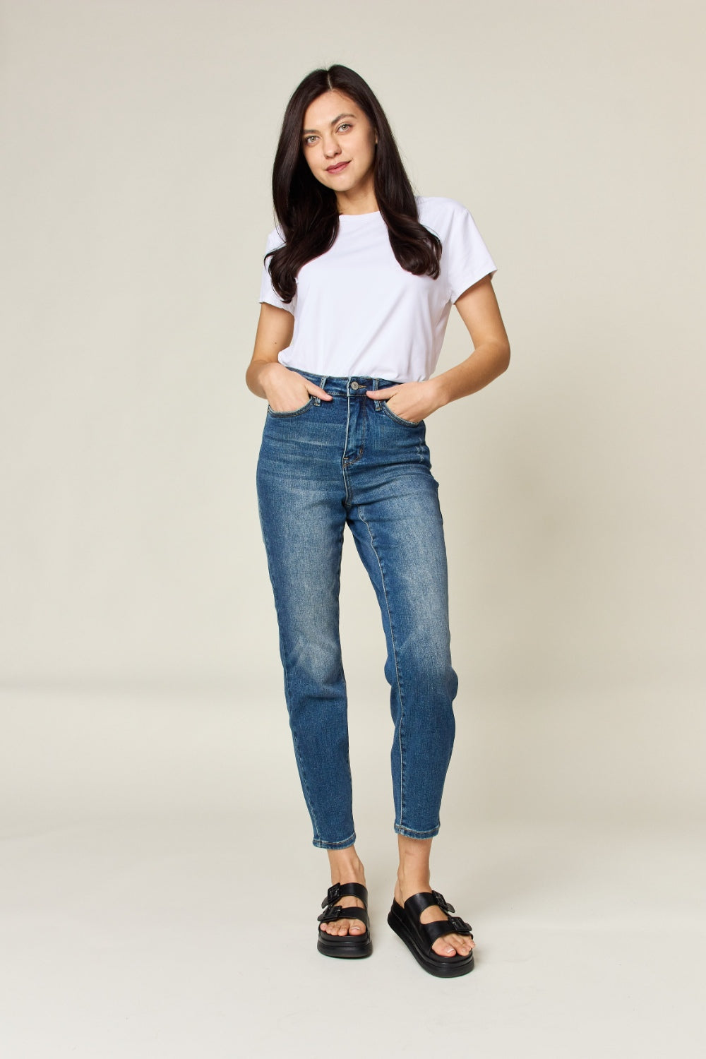 Vaqueros ajustados de cintura alta con control de abdomen de tamaño completo de Judy Blue