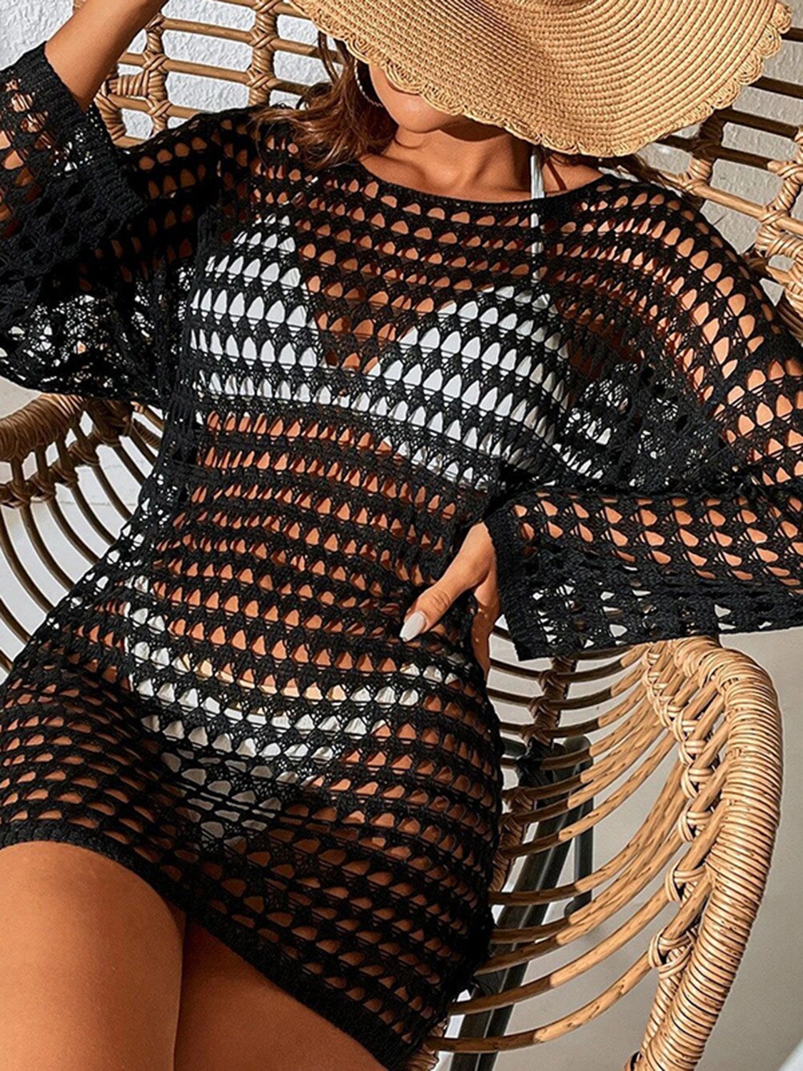 Vestido de manga larga con cuello barco calado