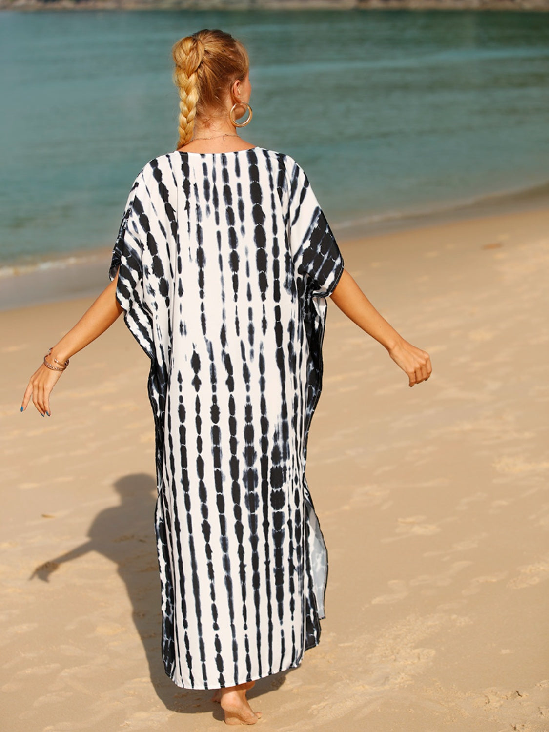 Vestido playero con cuello en V y media manga con efecto tie-dye