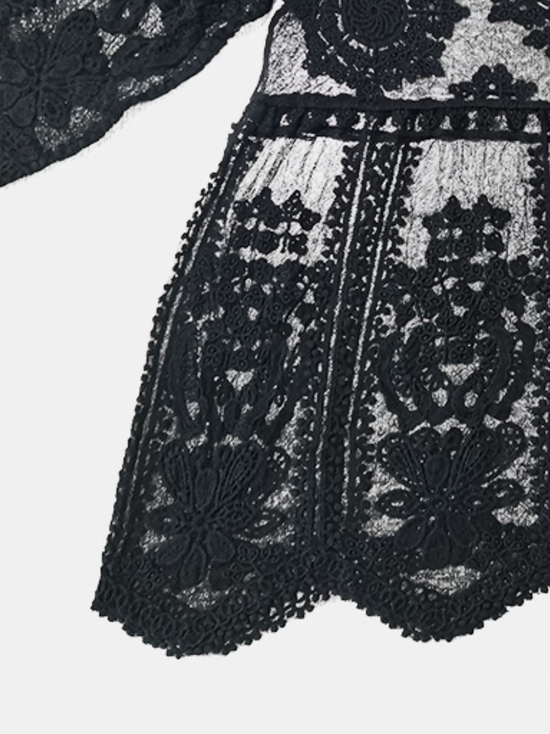 Vestido de encaje con cuello redondo