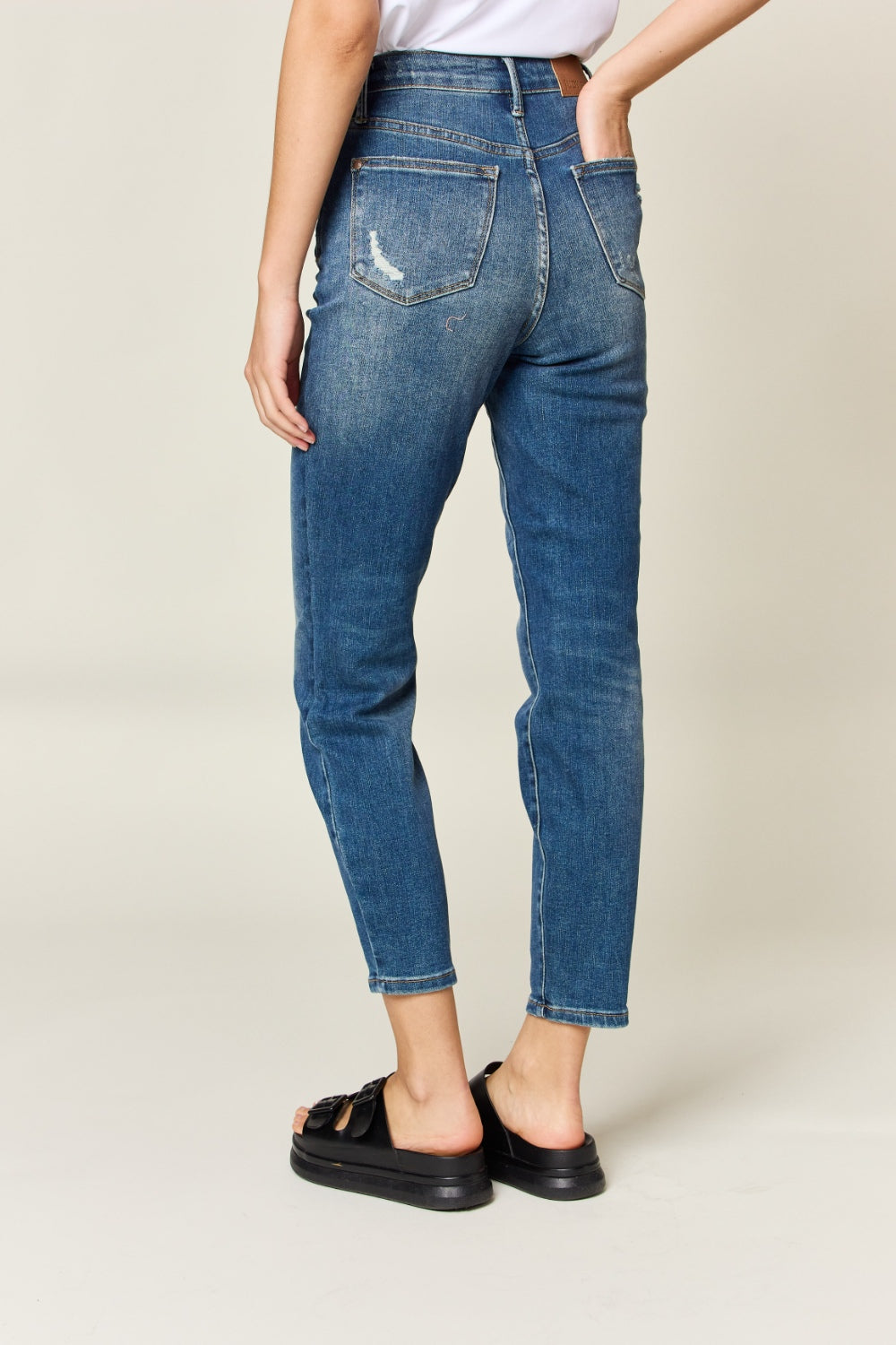 Vaqueros ajustados de cintura alta con control de abdomen de tamaño completo de Judy Blue