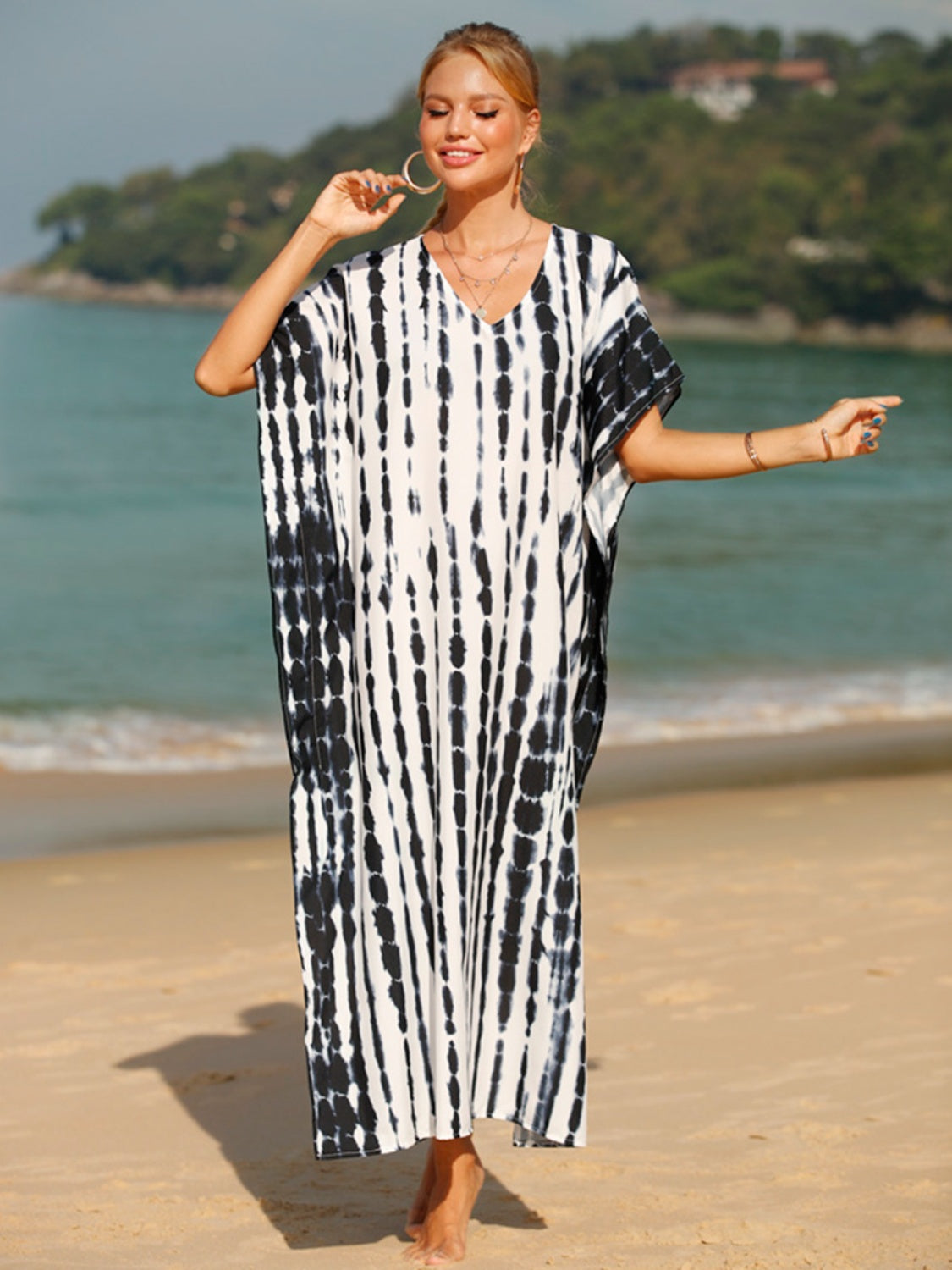 Vestido playero con cuello en V y media manga con efecto tie-dye