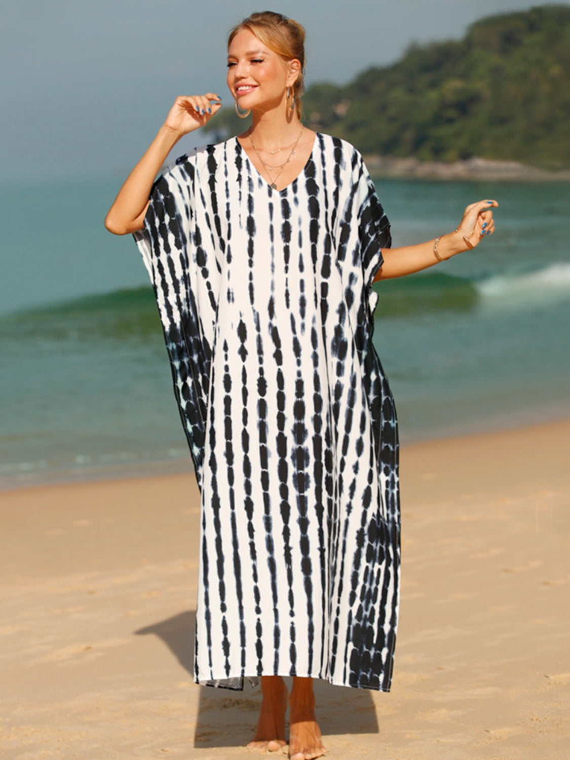 Vestido playero con cuello en V y media manga con efecto tie-dye