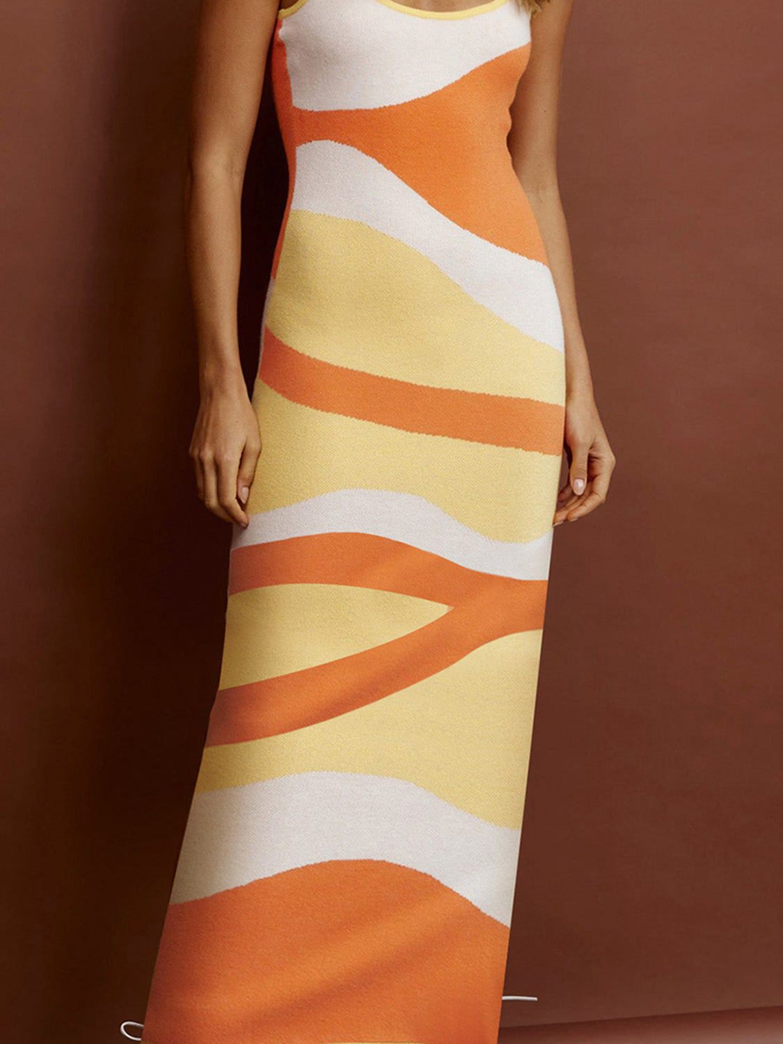 Vestido largo estampado con tirantes finos
