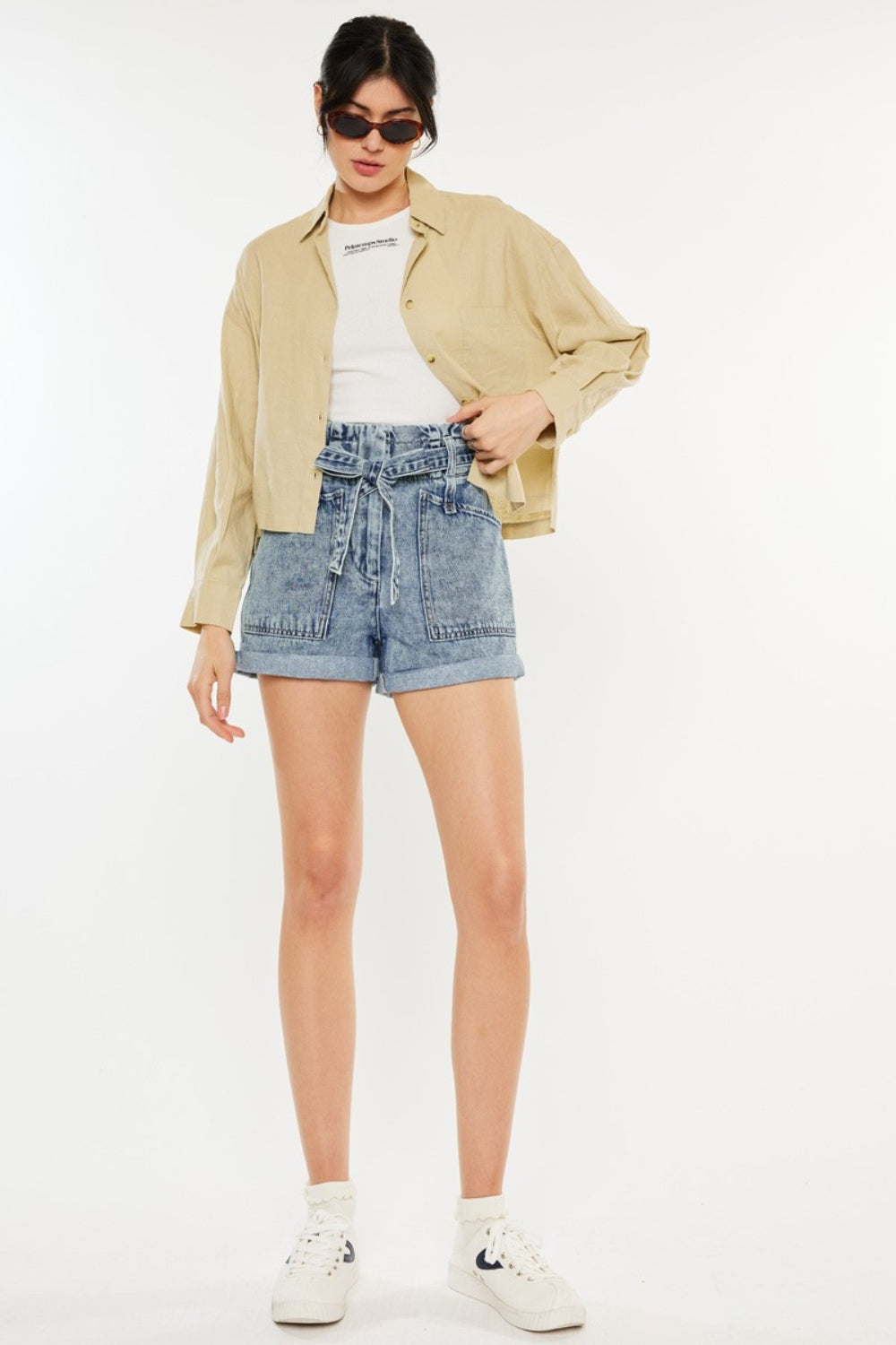 Pantalones cortos de mezclilla con tiro ultraalto y cintura paperbag de Kancan