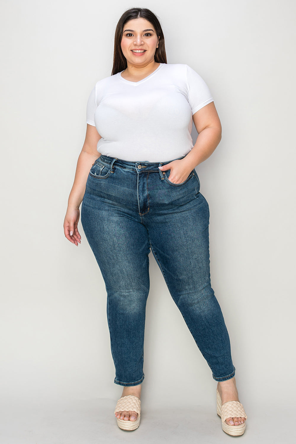 Vaqueros ajustados de cintura alta con control de abdomen de tamaño completo de Judy Blue