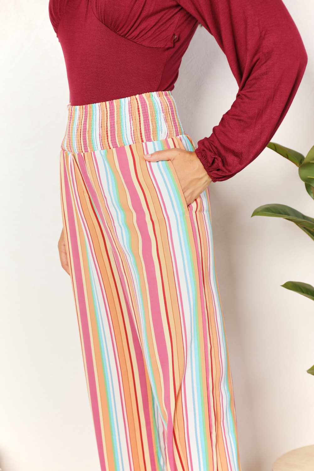 Pantalones de cintura fruncida a rayas con bolsillos Double Take