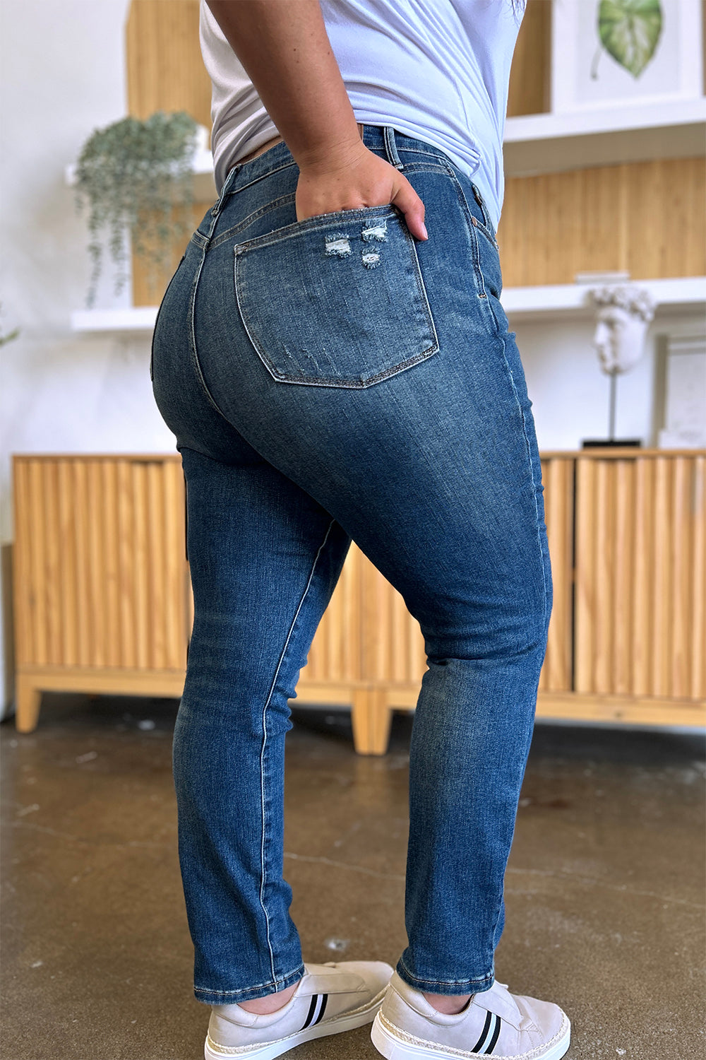 Vaqueros ajustados de cintura alta con control de abdomen de tamaño completo de Judy Blue