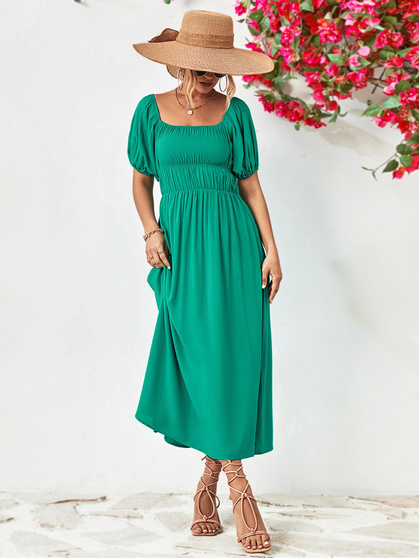 Vestido midi con mangas globo y hombros descubiertos