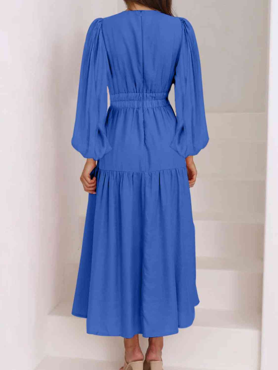 Vestido largo liso con escote en V profundo y mangas globo