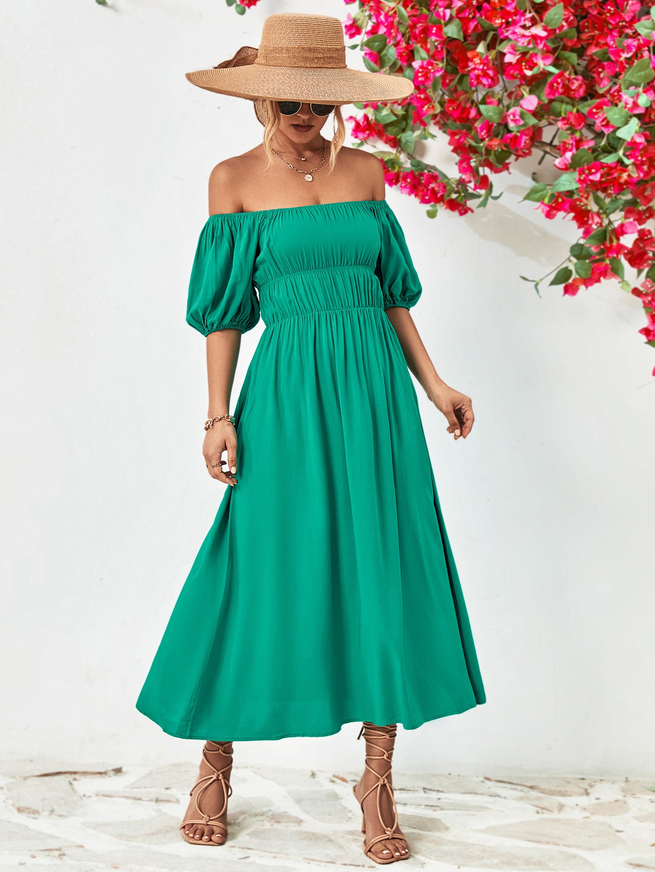 Vestido midi con mangas globo y hombros descubiertos