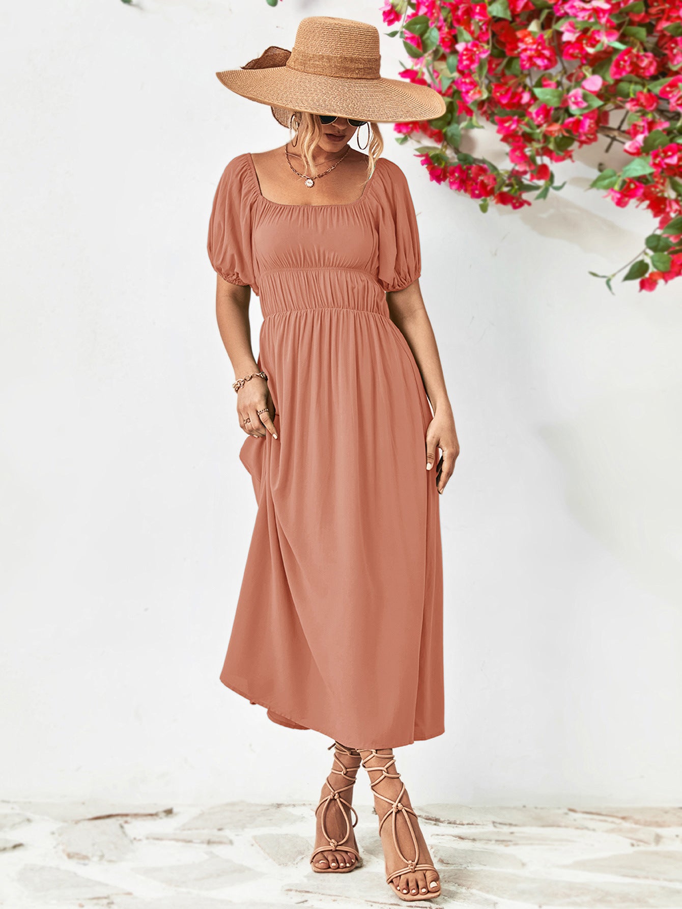 Vestido midi con mangas globo y hombros descubiertos