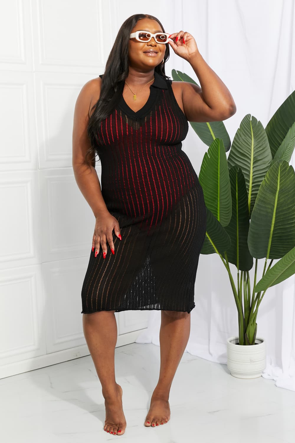 Vestido de cuello alto calado