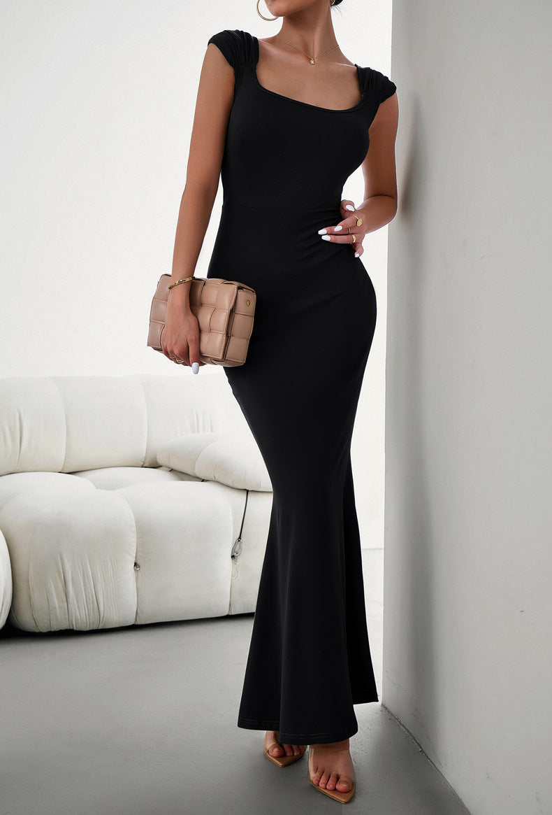Vestido largo con cuello redondo y mangas cortas