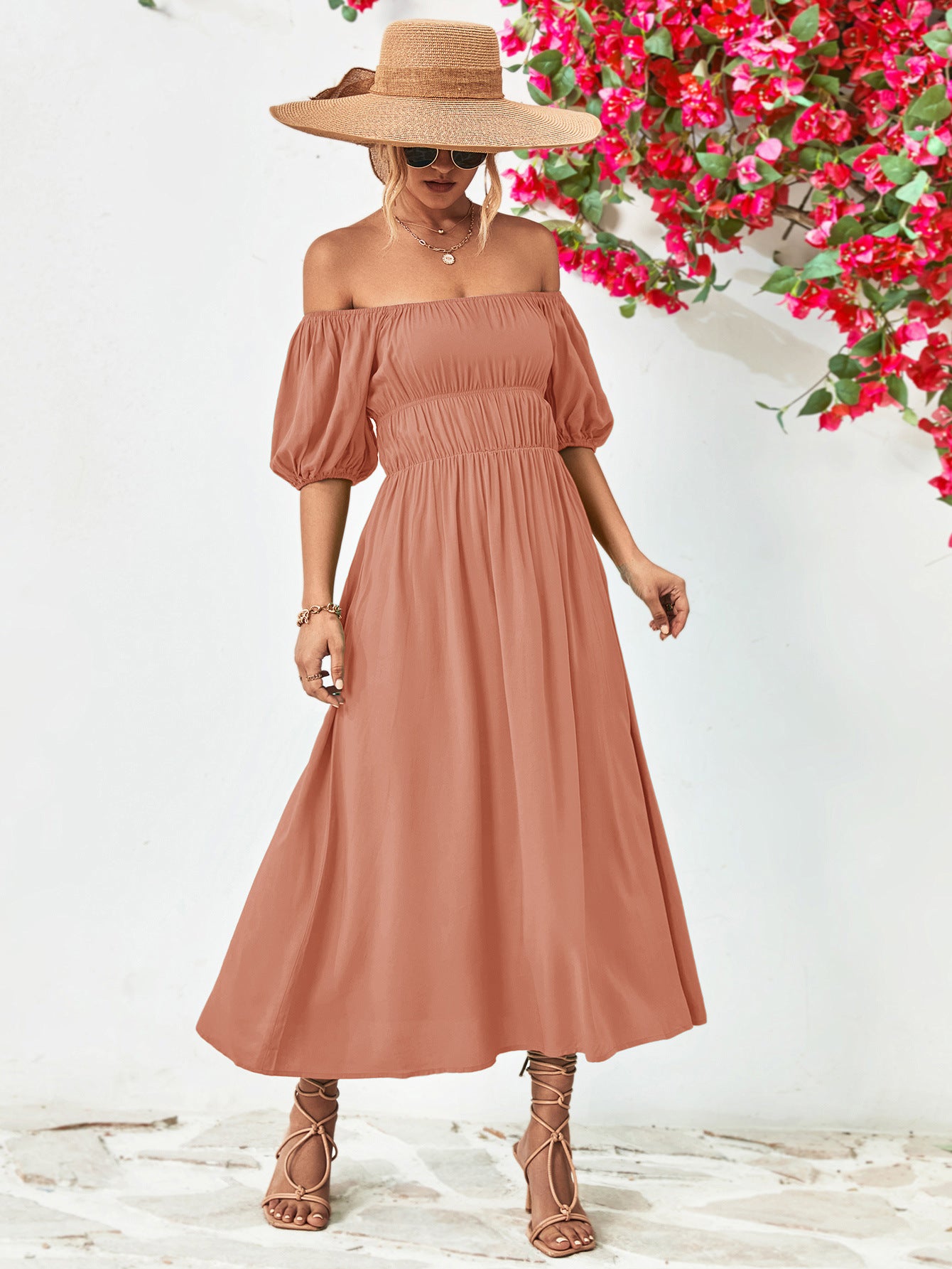 Vestido midi con mangas globo y hombros descubiertos